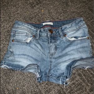 Blue wash denim shorts